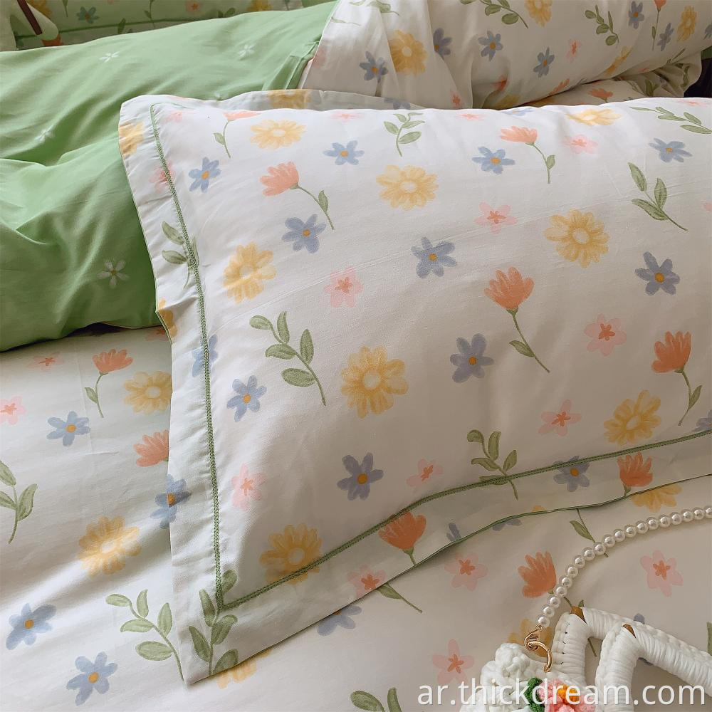 خلال دفء الربيع كل الزهور تتفتح During The Warmth Of Spring All The Flowers Bloom